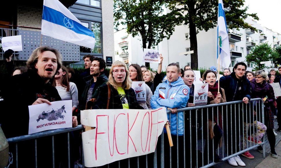 Protestas prie Rusijos ambasados Osle