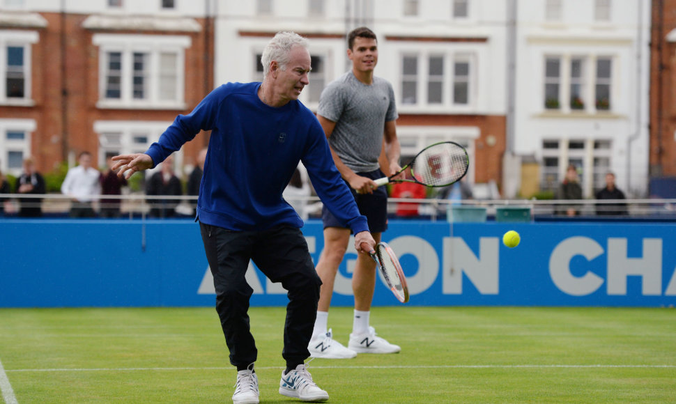 Johnas McEnroe ir Milošas Raoničius