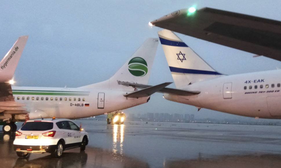 Izraelio oro uoste ant žemės susidūrė du lėktuvai