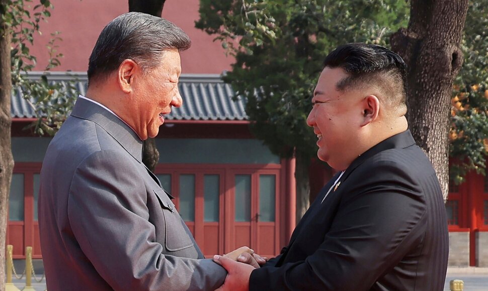 Xi Jinpingas, Kim Jong Unas
