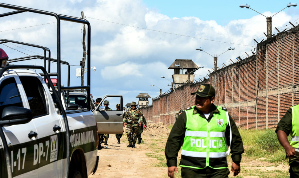 Bolivijoje policijai puolant kalėjimą žuvo septyni kaliniai