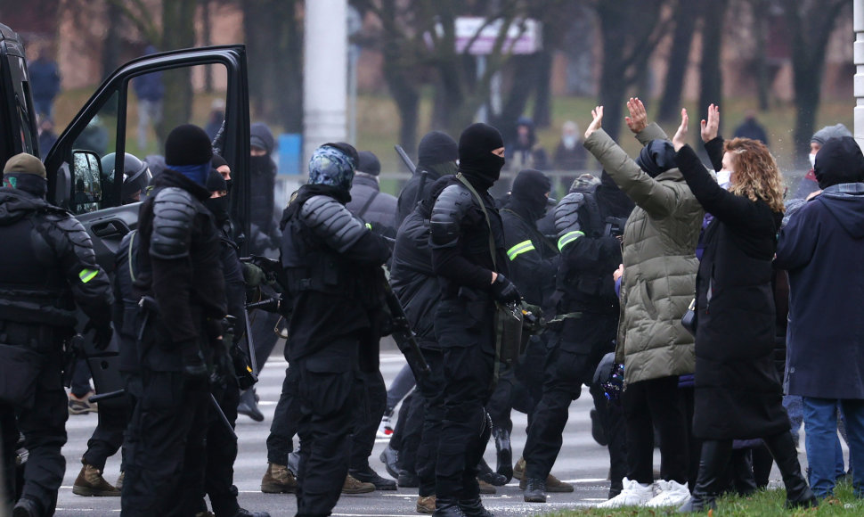 Minske sulaikomi protestuotojai