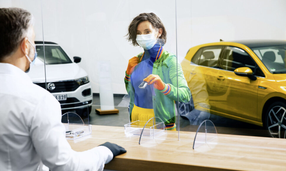 Automobilių salonas