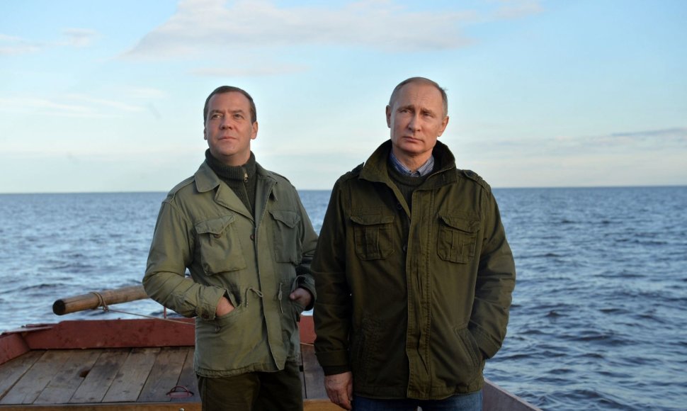 V. Putino ir D. Medvedevo atostogos su žvejais Novgorodo regione