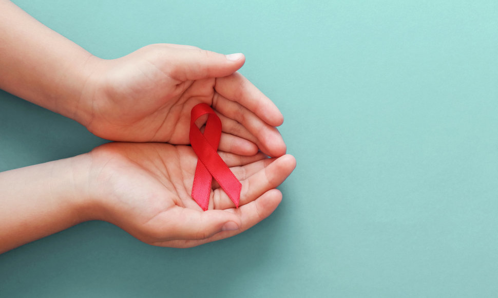 Raudonas kaspinas – tarptautinis paramos, prevencijos ir solidarumo su užsikrėtusiais ŽIV ir sergančiais AIDS simbolis