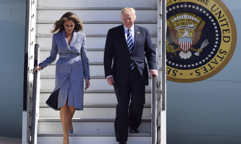 Donaldas Trumpas su žmona Melania atvyko į Briuselį