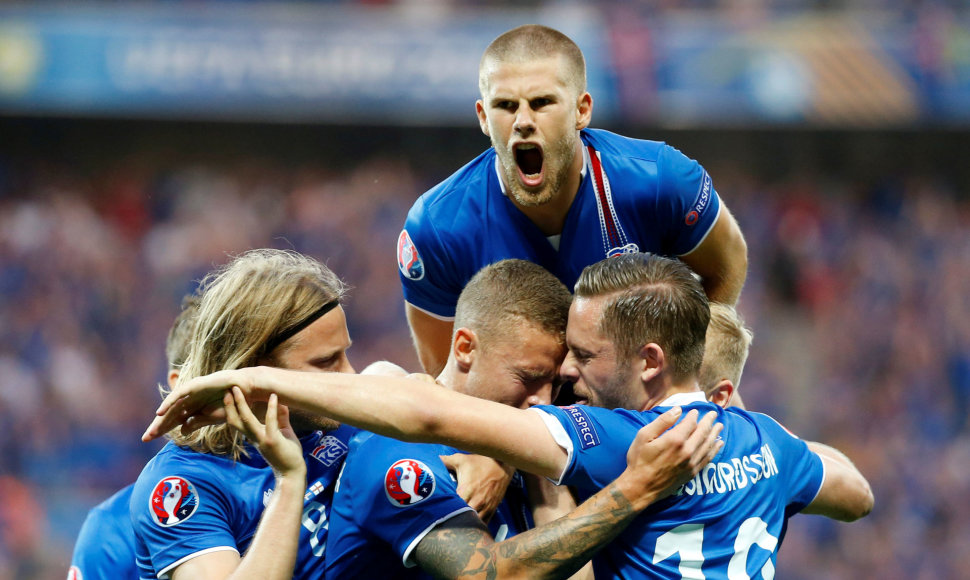 Islandai triumfavo per pridėtą laiką