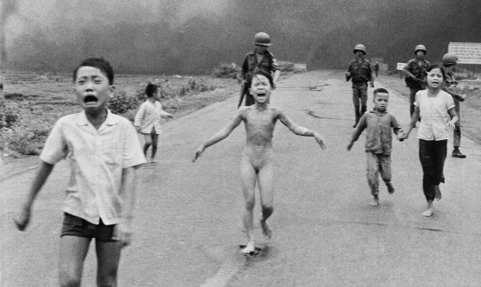 Diskusijas dėl autorystės sukėlusi Vietnamo karo fotografija &bdquo;Karo siaubas&ldquo;
