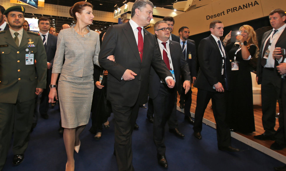 Petro Porošenka ginklų parodoje „IDEX 2015“