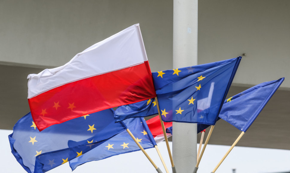 Lenkijos ir Europos Sąjungos vėliavos