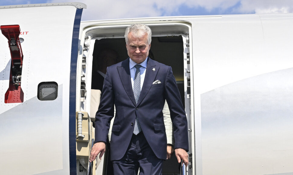 Gitanas Nausėda atskrido į NATO vir&scaron;ūnių susitikimą