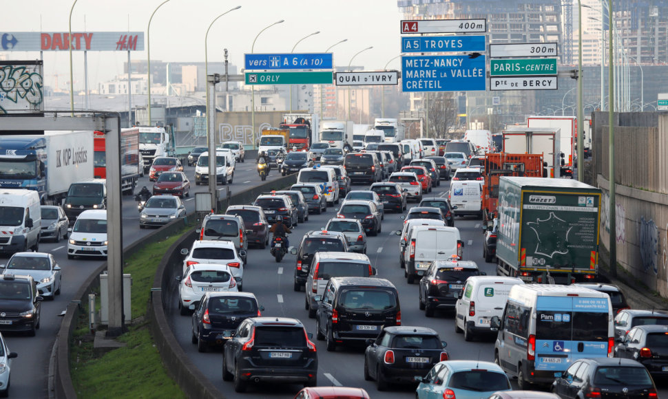 Prancūzijoje transporto darbuotojų streikas vyksta jau 14 dienų