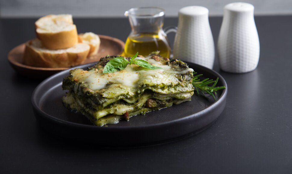 Lazanija su pesto ir sūriais