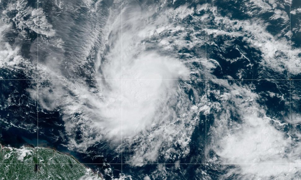 Link Karibų artėjantis uraganas Beryl sustiprėjo iki trečios kategorijos uragano.