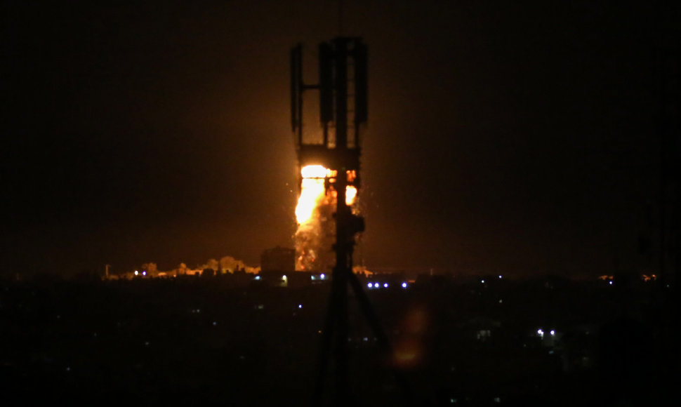 Izraelis smogė „Hamas“ taikiniams