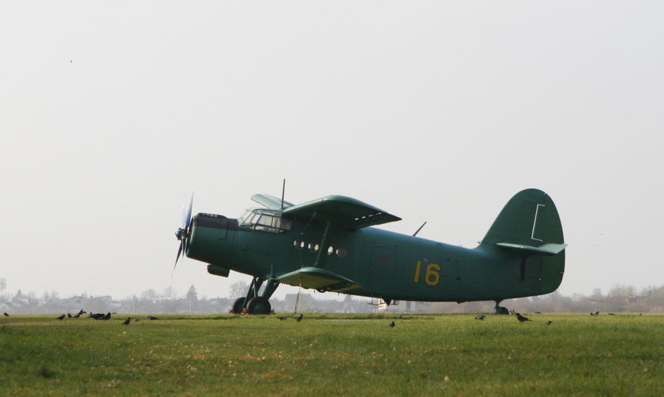 Senas An-2 lėktuvas Panevėžio aerodrome