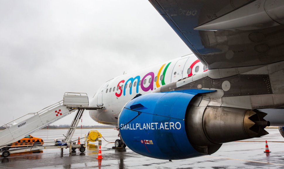 „Small Planet Airlines“ lėktuvas