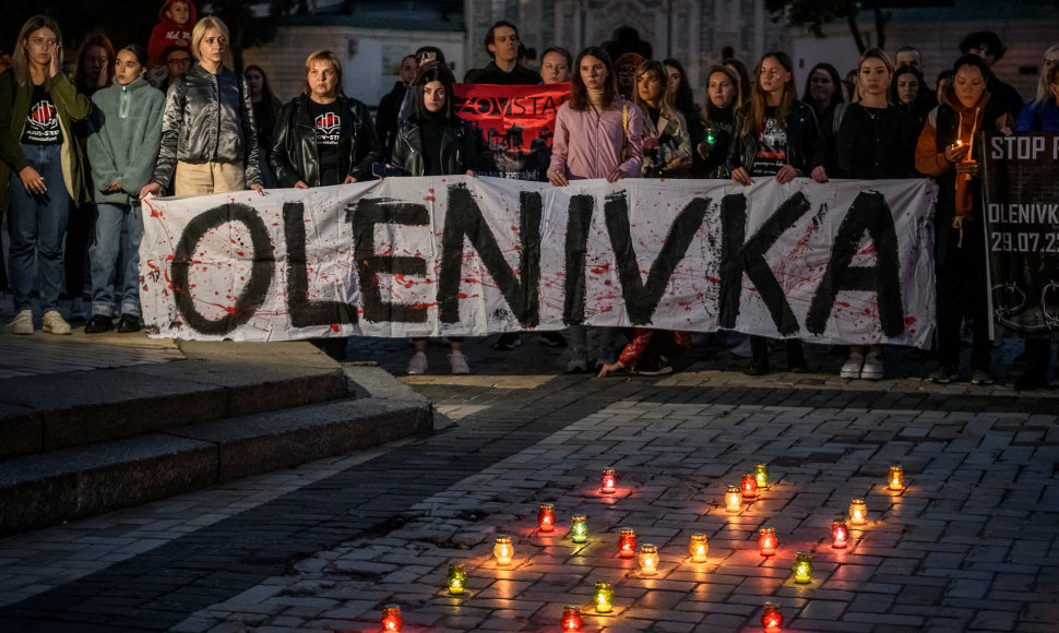 Protestas prieš Rusijos atakas į karo belaisvių kalėjimą Olenivkoje