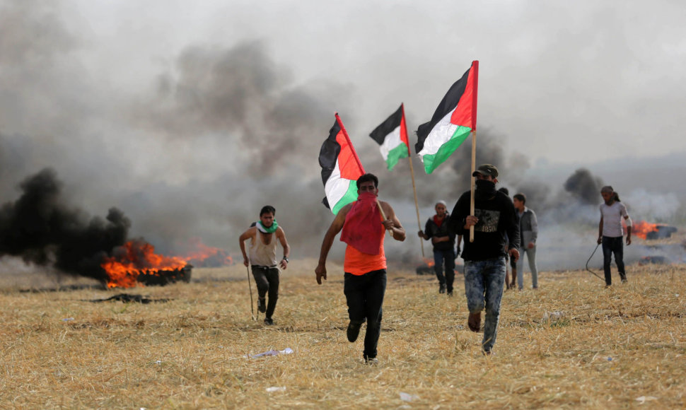 Per Izraelio aviacijos antskrydį prie Gazos Ruožo sienos žuvo palestinietis