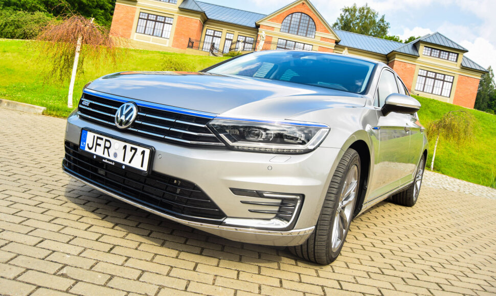 „Volkswagen Passat GTE“