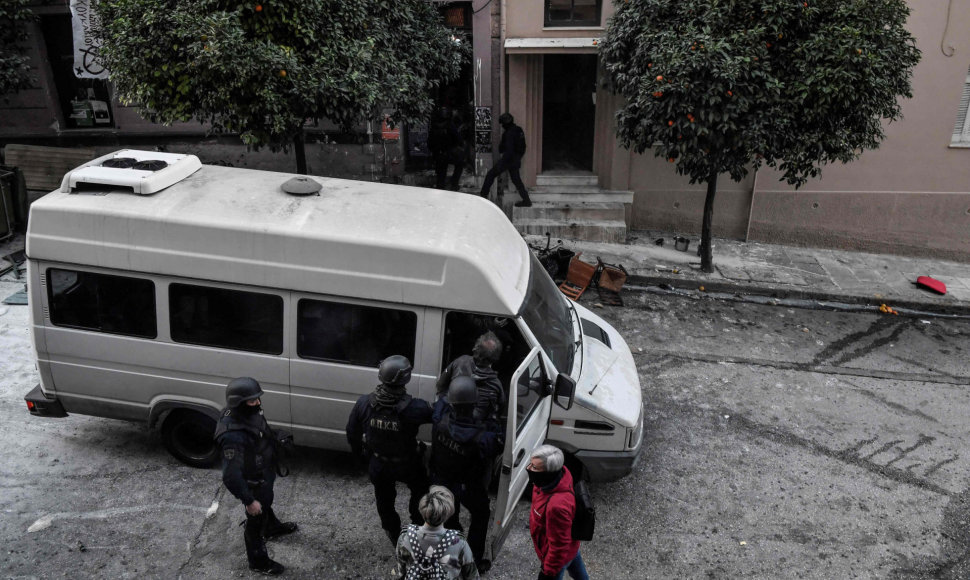 Atėnų policija iškeldino anarchistus iš neteisėtai užimtų būstų