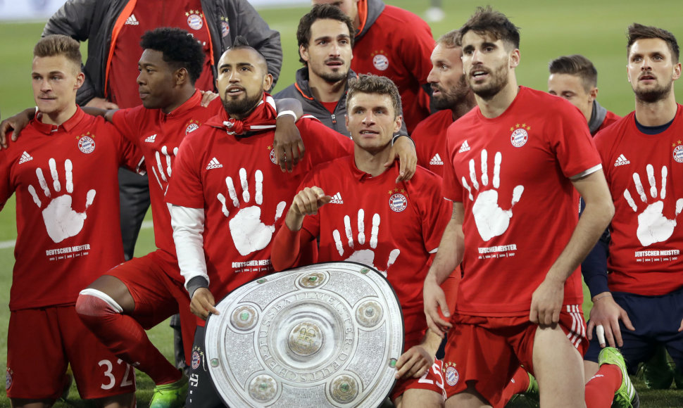 Miuncheno „Bayern“ švenčia penktąjį iš eilės Vokietijos čempionų titulą
