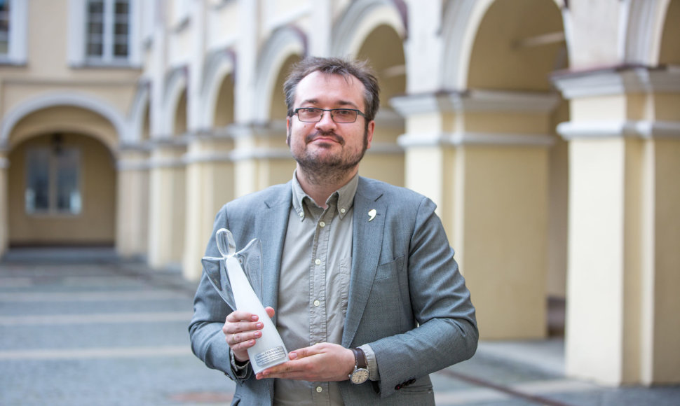 Šarūnas Černiauskas su tiriamosios žurnalistikos apdovanojimu