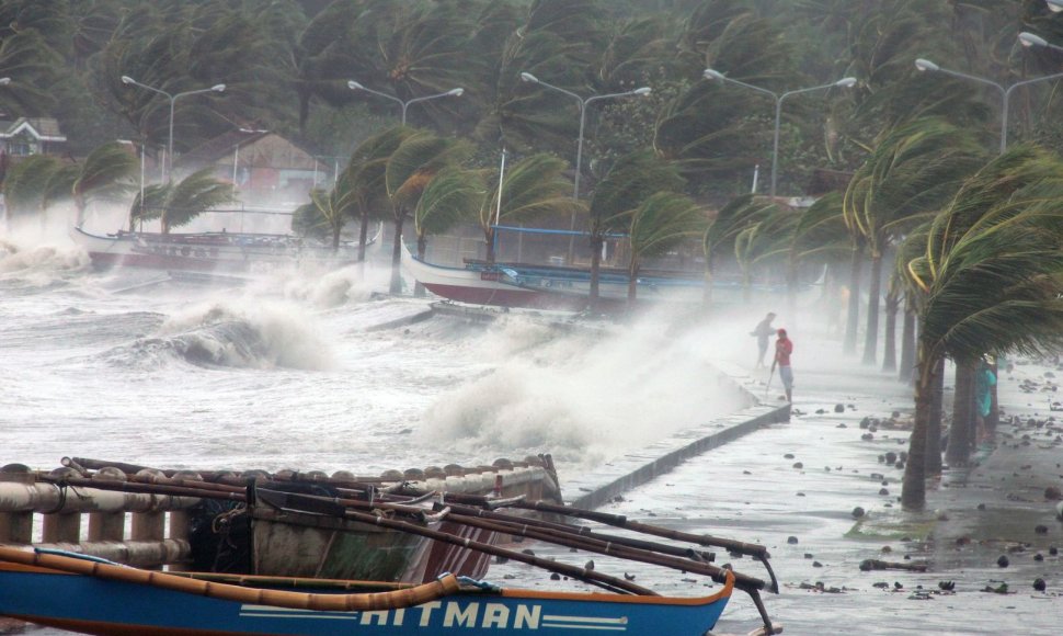 Filipinuose siaučia Haiyan taifūnas