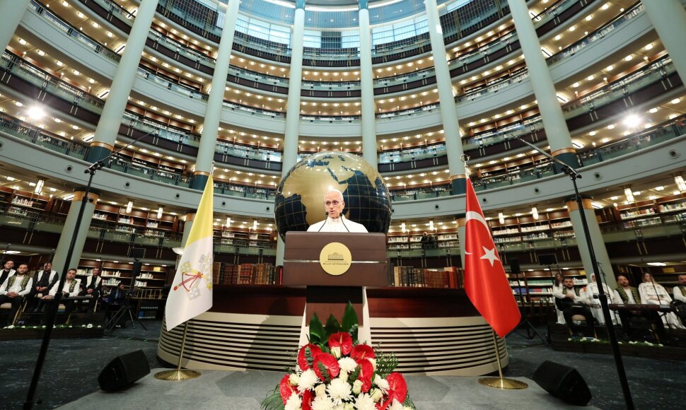 Popiežiaus Leono XIV vizitas Turkijoje / Murat Cetinmuhurdar / PPO / REUTERS nuotr.