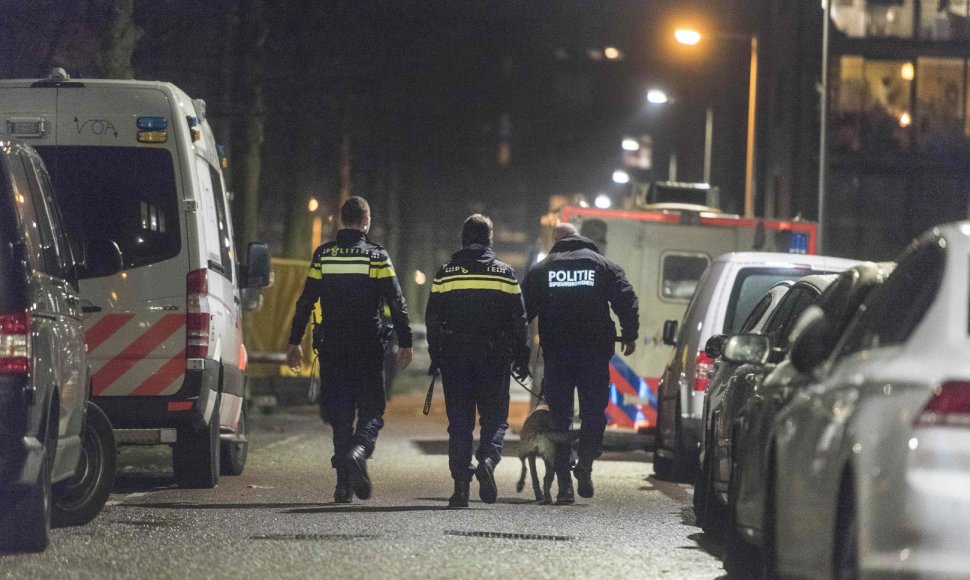Amsterdamo policija po gaujų susišaudymo miesto centre