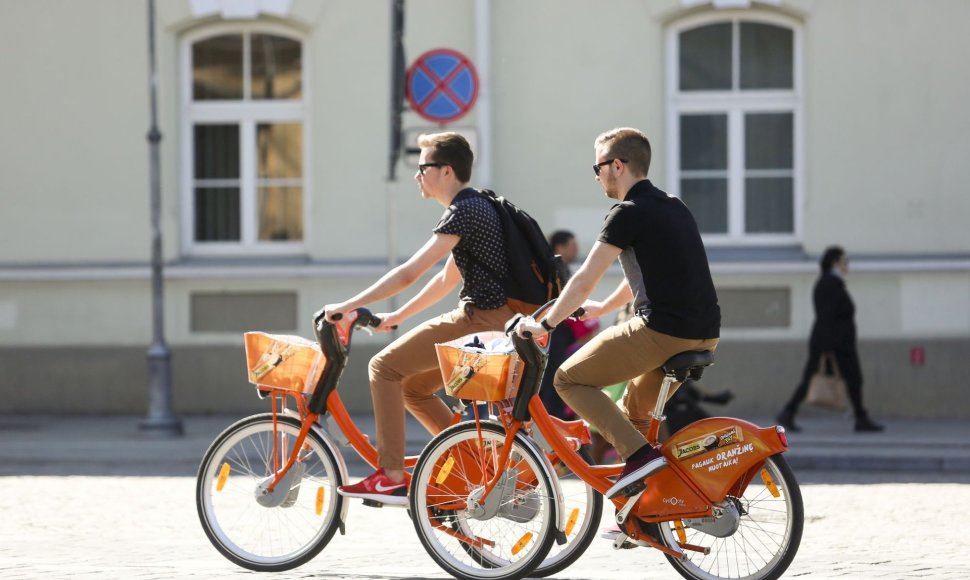 Vasarą primenantys orai išviliojo vilniečius į gatves