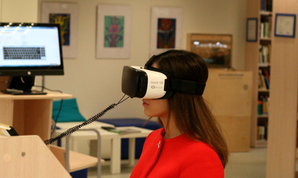 Virtualioji realybė bibliotekoje