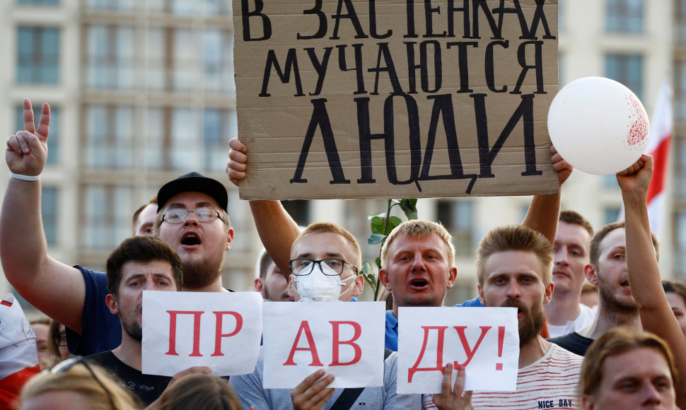 Protestas prie valstybinės Baltarusijos televizijos pastato