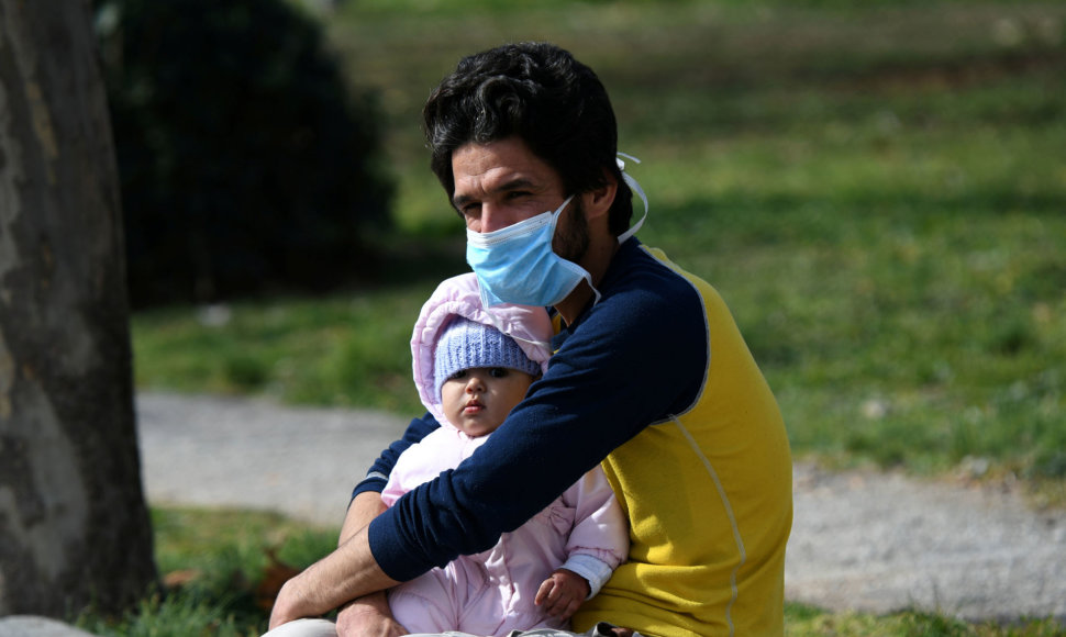 Vyras su vaiku Salonikuose, Graikijoje