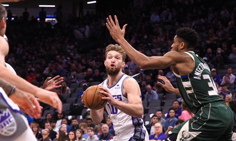 Domantas Sabonis ir Giannis Antetokounmpo