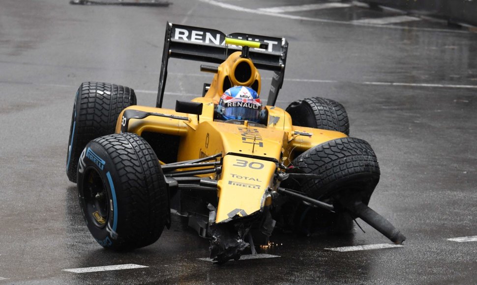 Monako GP sudaužytas „Renault“ bolidas