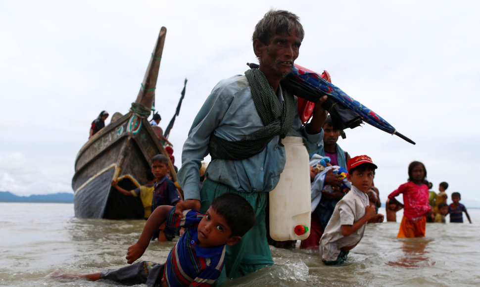 Rohinjai bėga iš Mianmaro