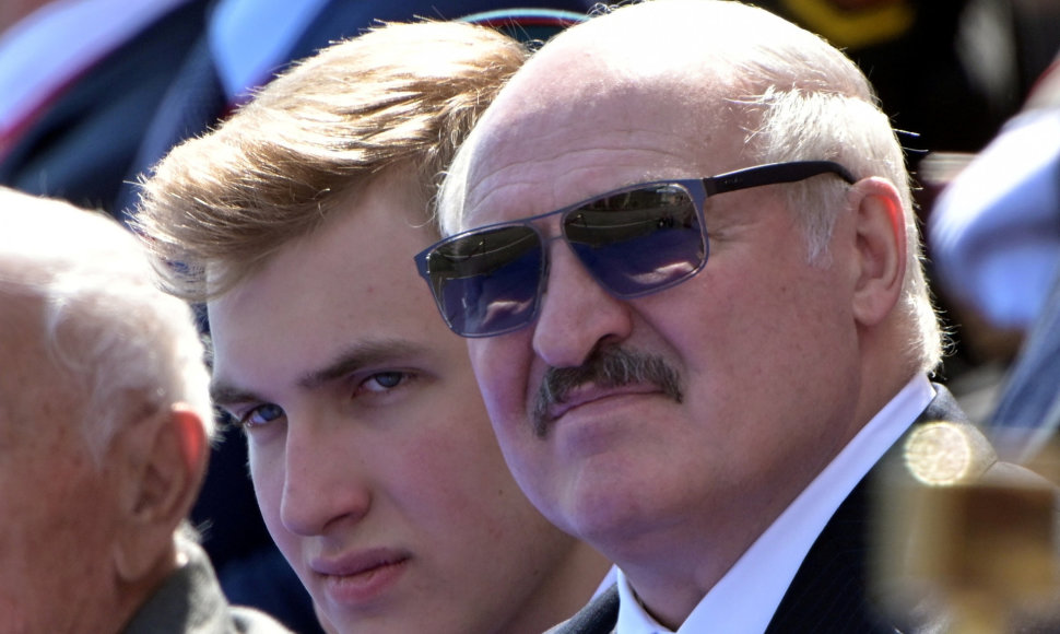 Aliaksandras Lukašenka su sūnumi Nikolajumi