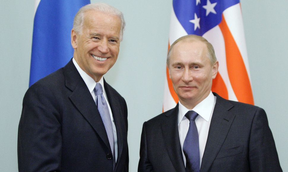 Joe Bidenas ir Vladimiras Putinas 2011 metais