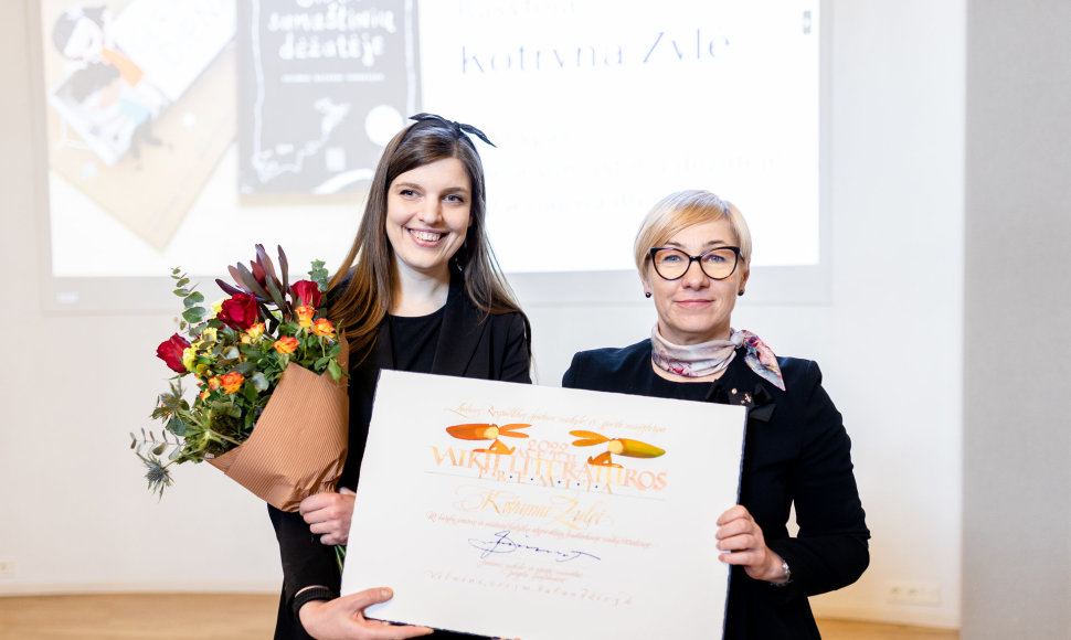 Švietimo ministerijoje Vaikų literatūros premija įteikta Kotrynai Zylei