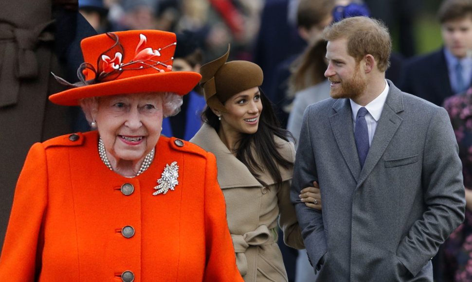 Karalienė Elizabeth II ir princas Harry su Meghan Markle