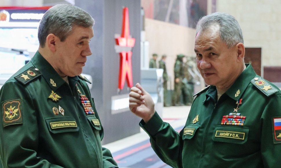 Rusijos gynybos ministras Sergejus Šoigu ir ginkluotųjų pajėgų vadas Valerijus Gerasimovas
