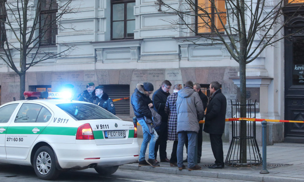 Policija ieško sprogmenų Apeliaciniame teisme, Vilniuje