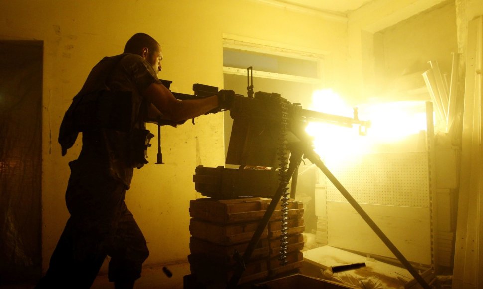 Ukrainos karys apšaudo separatistus Avdijivkoje