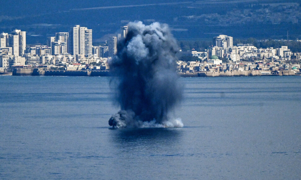 Iranas paleido raketas į Izraelį