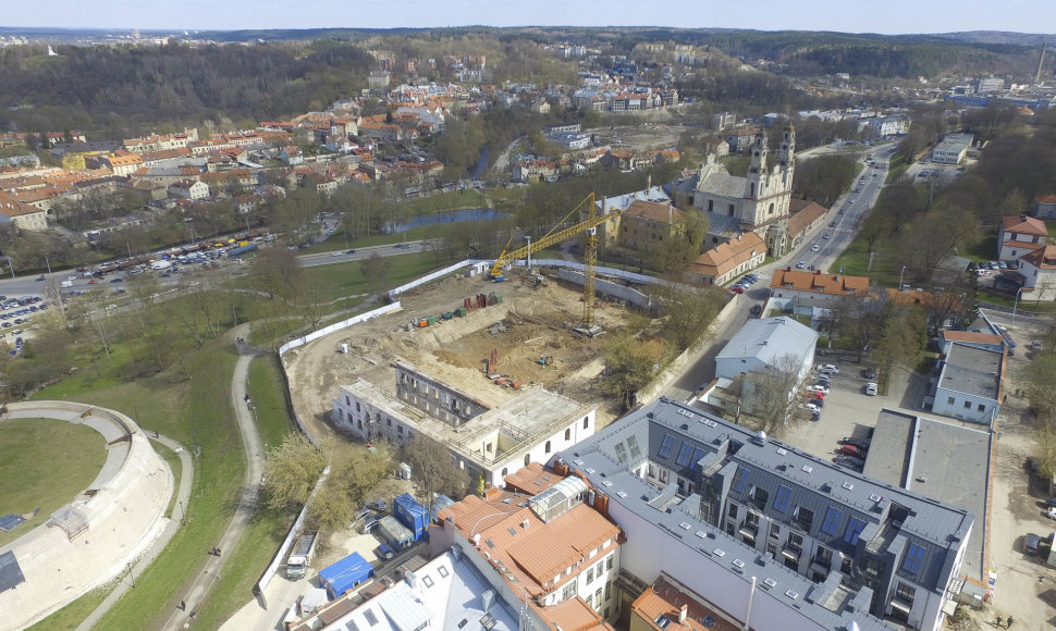 Ant Vilniaus Išganytojo kalvos statomas daugiabučių projektas „Misionierių sodai“