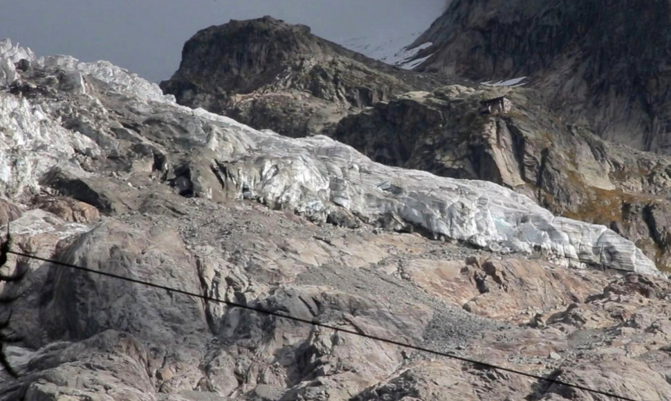 Italijos Alpėse dėl ledynų tirpsmo grėsmės evakuoti dešimtys žmonių