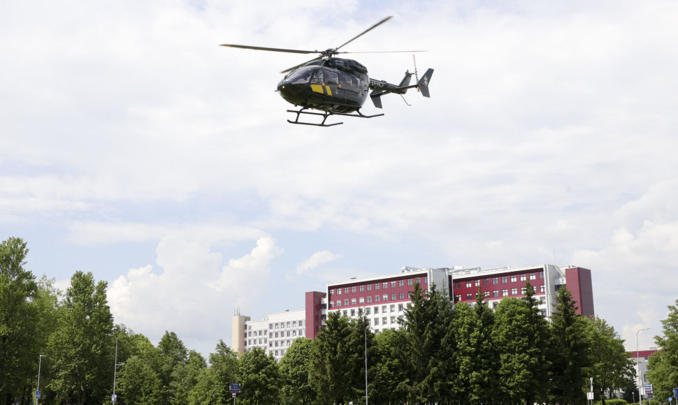 Santariškių žiede leidosi sraigtasparnis su donoro kepenimis