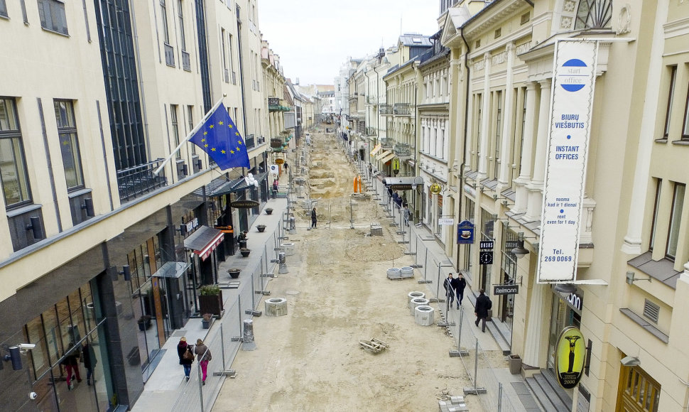 Vilniaus gatvėje dirba vos keli darbininkai