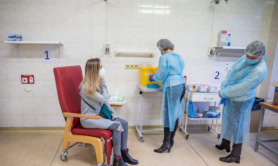 Vilniaus miesto klinikinės ligoninės medikų vakcinacija nuo COVID-19